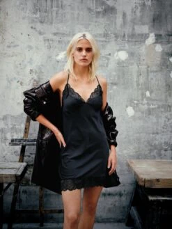 Chantelle MIDNIGHT FLOWERS Nachthemd